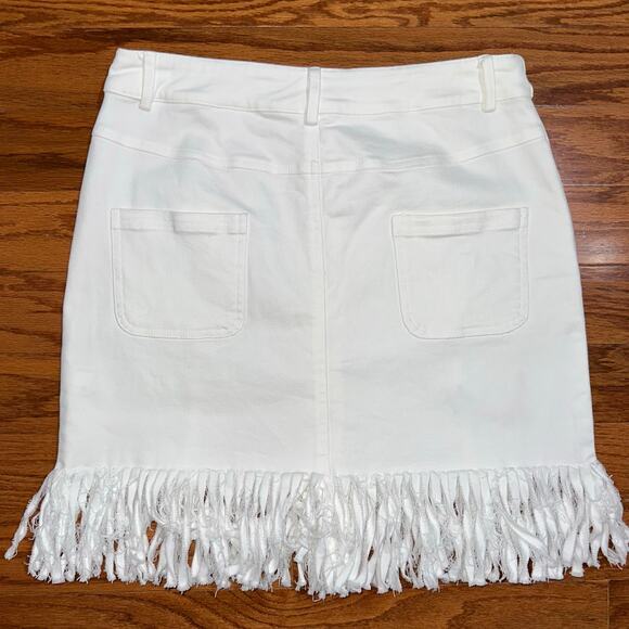 Gianni Bini White Denim ‘Life Is Beautiful’ Fringe Snap Front Mini Skirt Size M - Picture 8 of 12